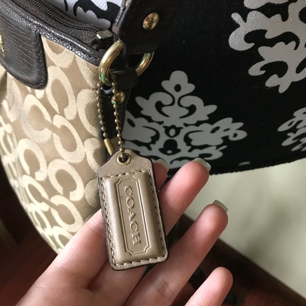 Coach crossbody - Picture 3 of 3